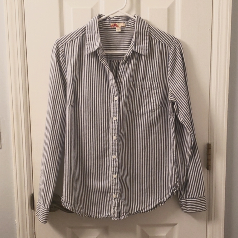Blue and white striped Oxford shirt
